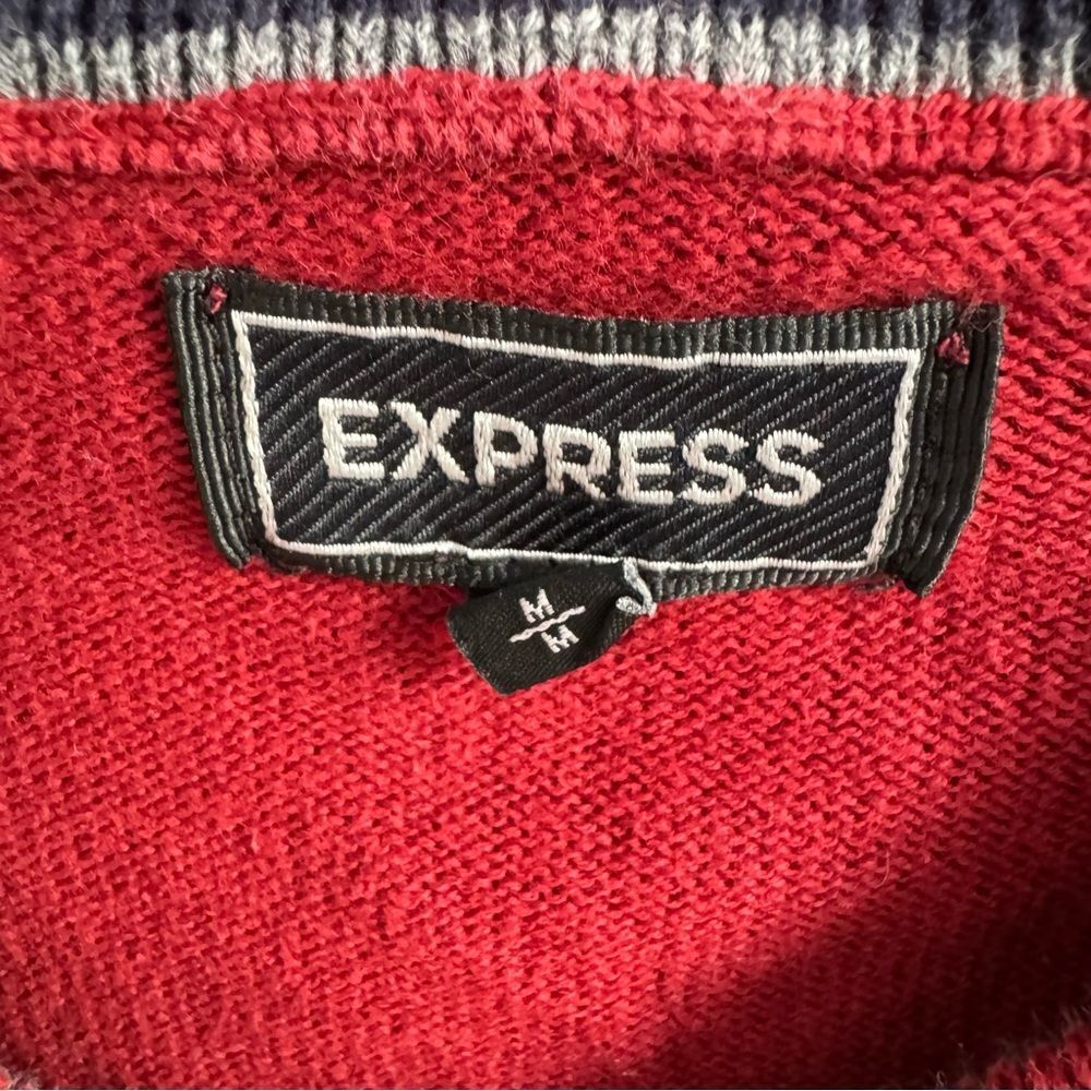 Men’s Express Red Cotton V-Neck Sweater, size medium - Picture 10 of 11